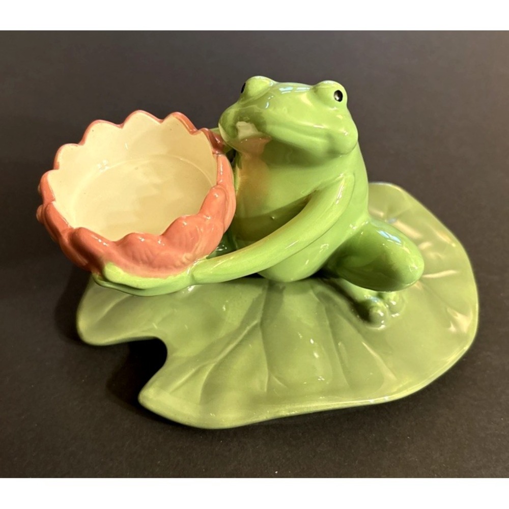 Super-cute Partylite Frog on Lily Pad Tealight Candle Holders Green Ceramic NIB